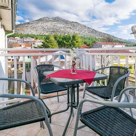 Apartment Nina Starigrad Paklenica Εξωτερικό φωτογραφία