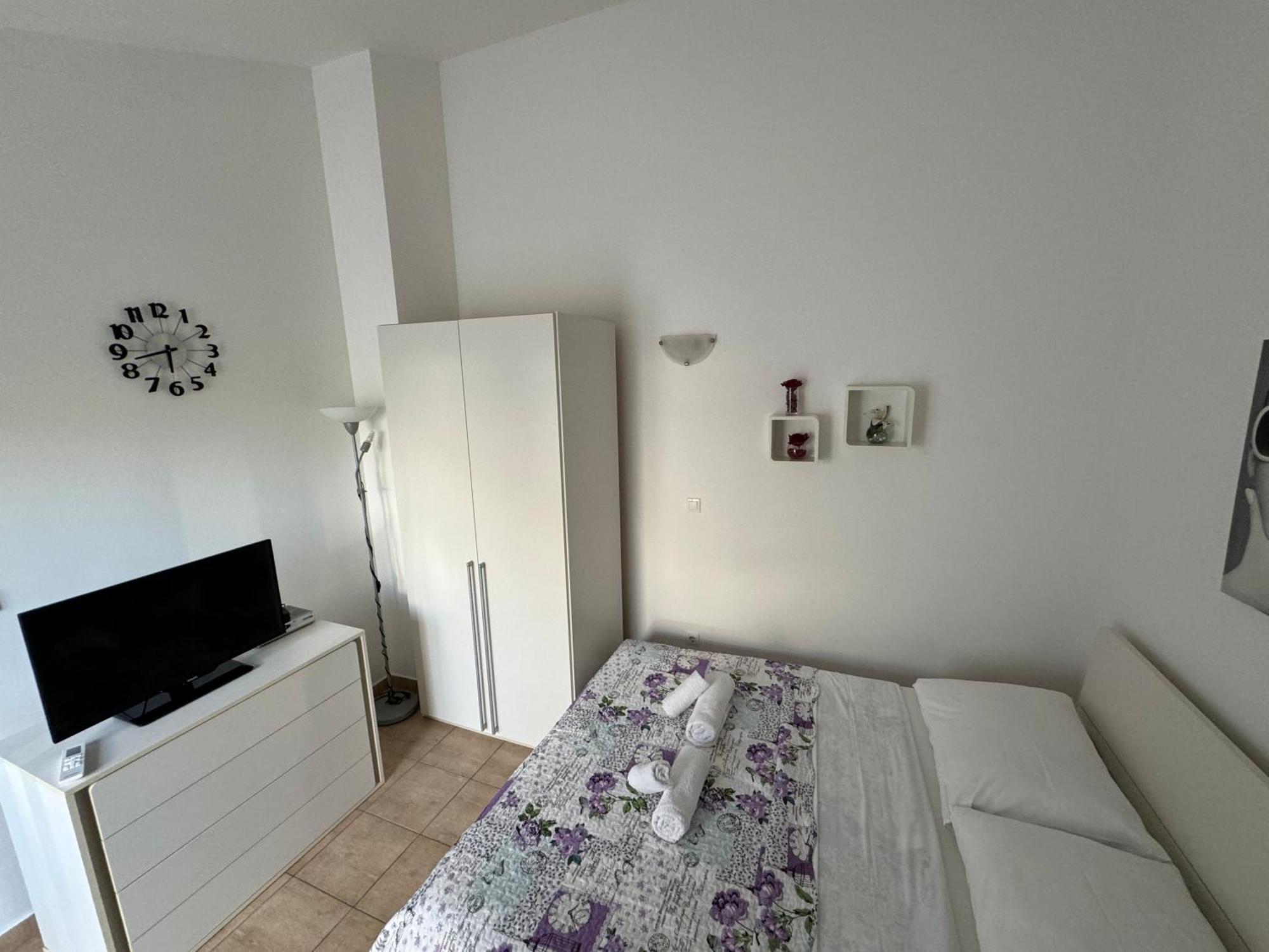 Apartment Nina Starigrad Paklenica Εξωτερικό φωτογραφία