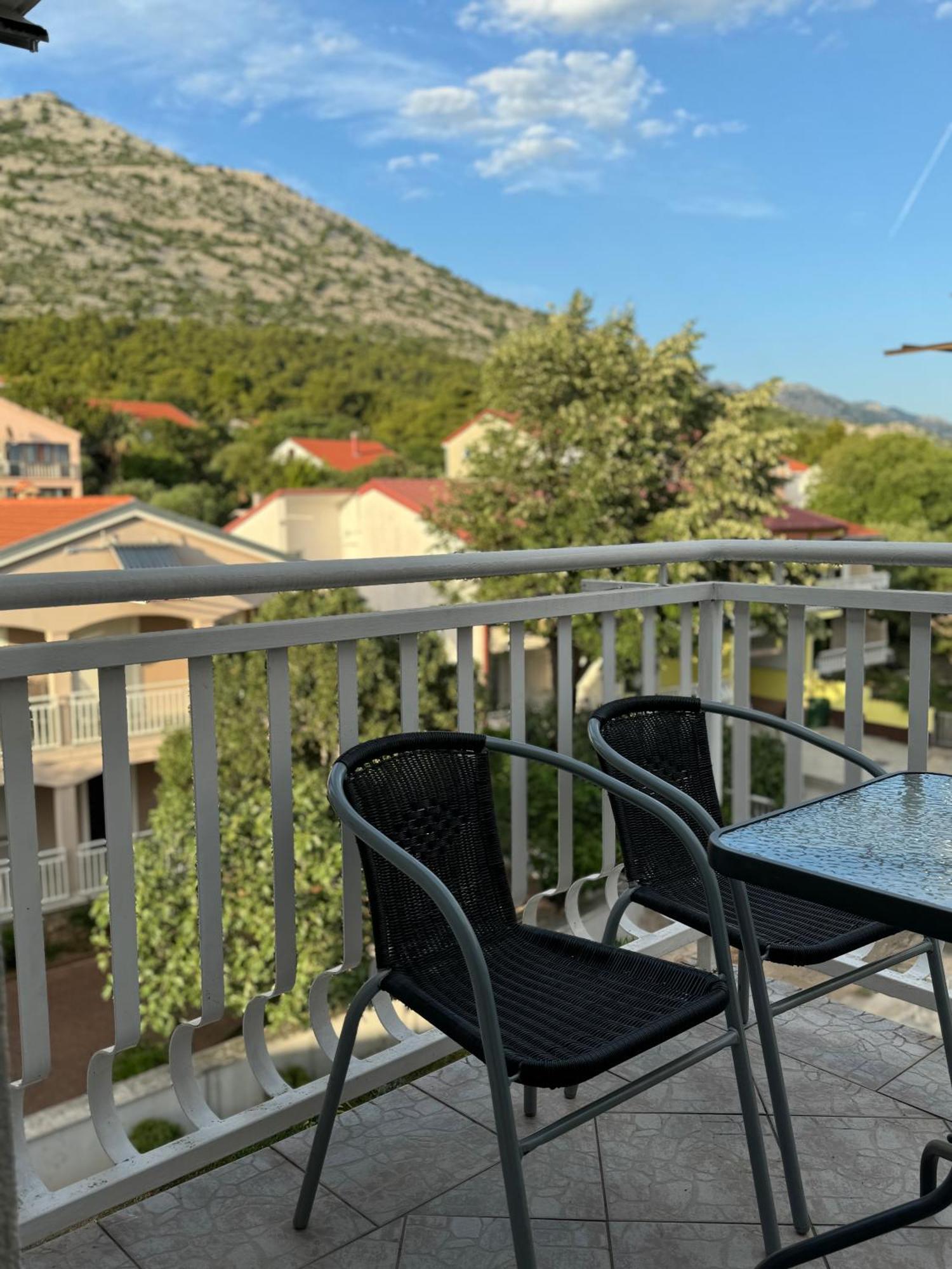 Apartment Nina Starigrad Paklenica Εξωτερικό φωτογραφία