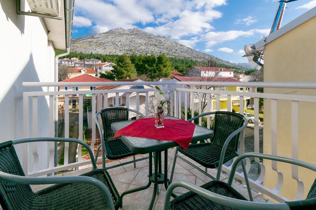 Apartment Nina Starigrad Paklenica Εξωτερικό φωτογραφία